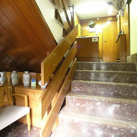 Iraipe Gorbea Auto Check-in * Vitoria-Gasteiz